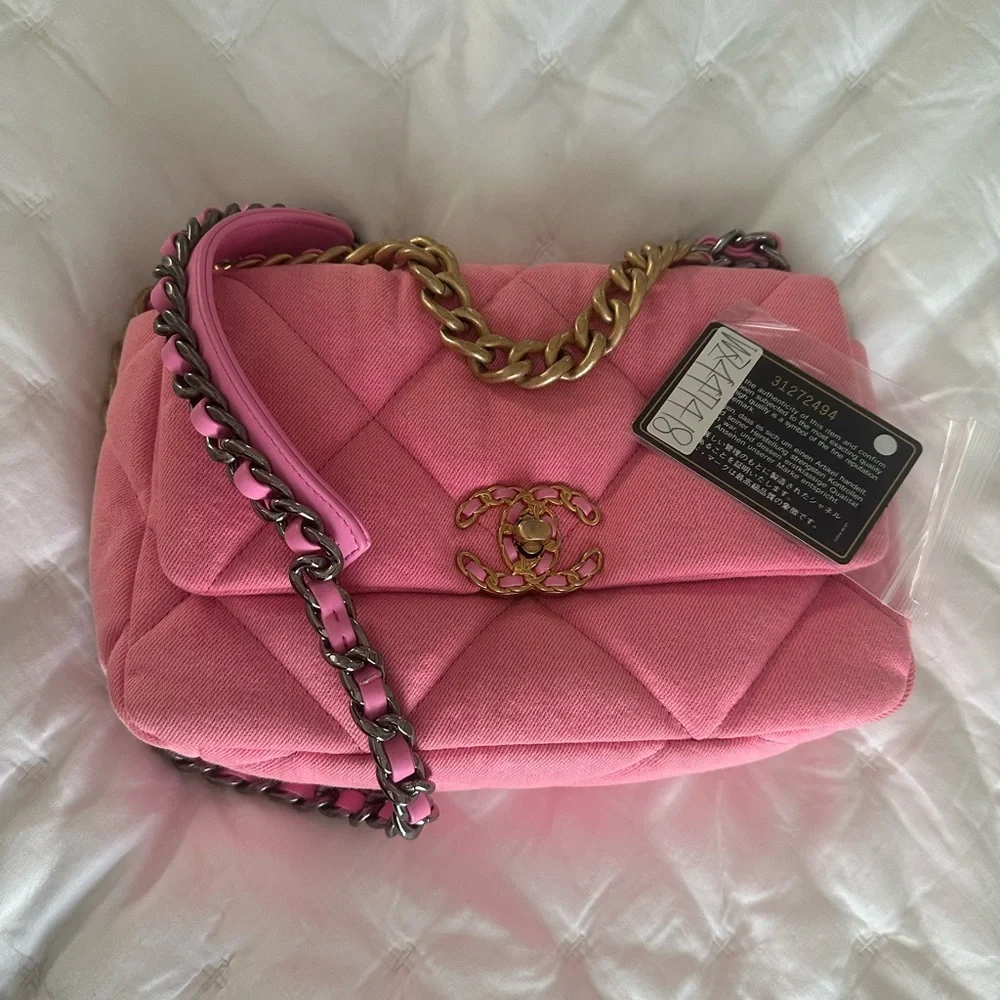 Chanel 19 Medium Pink Canvas Quilted Bag - Picture 1 of 6